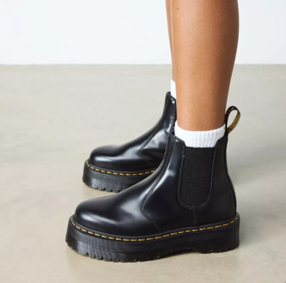 Dr. Martens 2976 Quad Smooth Leather Mono Platform Chelsea Boots Womens 5